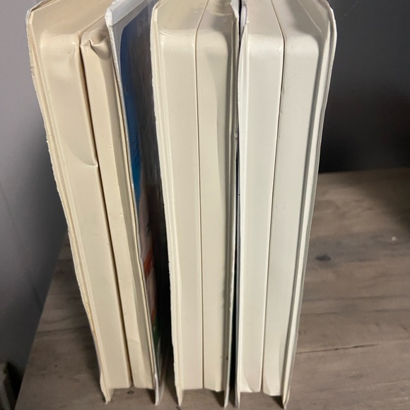 3 Black Diamond Disney VHS- Dumbo, the‎ Fox & the Hound & Rescuers Down Under - Picture 4 of 12